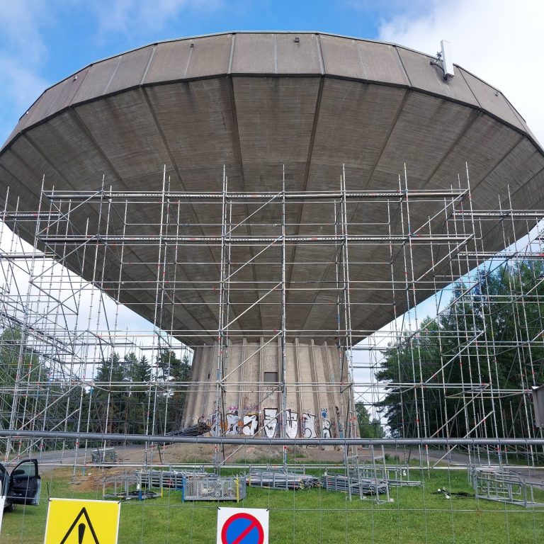 Kuvassa Tesoman vesitorni.